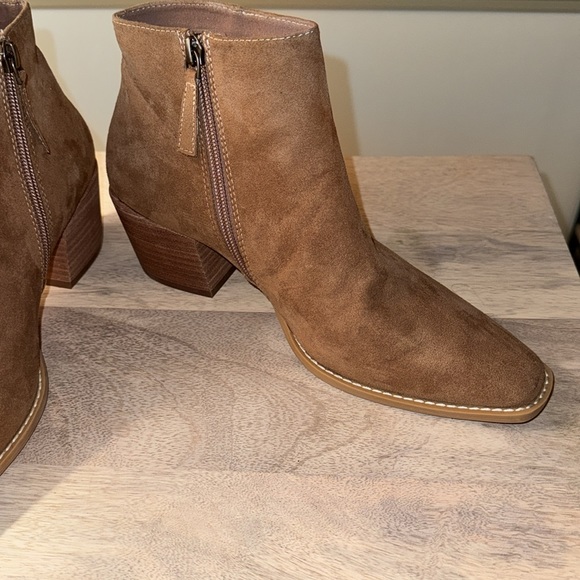 NWOT Linea Paolo Windy Snip Toe Bootie Color Mushroom Size 8 - Picture 9 of 15